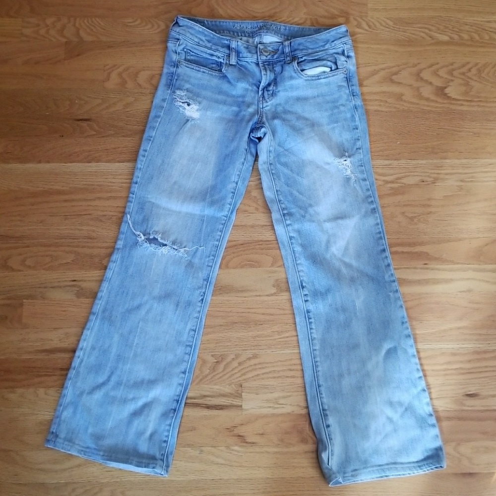 Light wash distressed American Eagle jeans